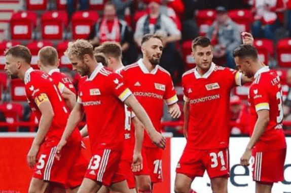 德甲焦点战：柏林联合VS门兴格拉德巴赫——战术博弈与胜负手深度解析